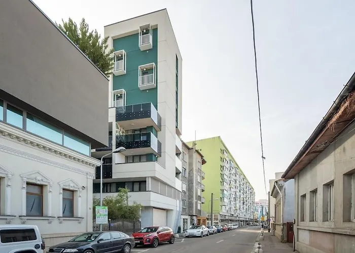 12 - New Building & Parking Апартаменти