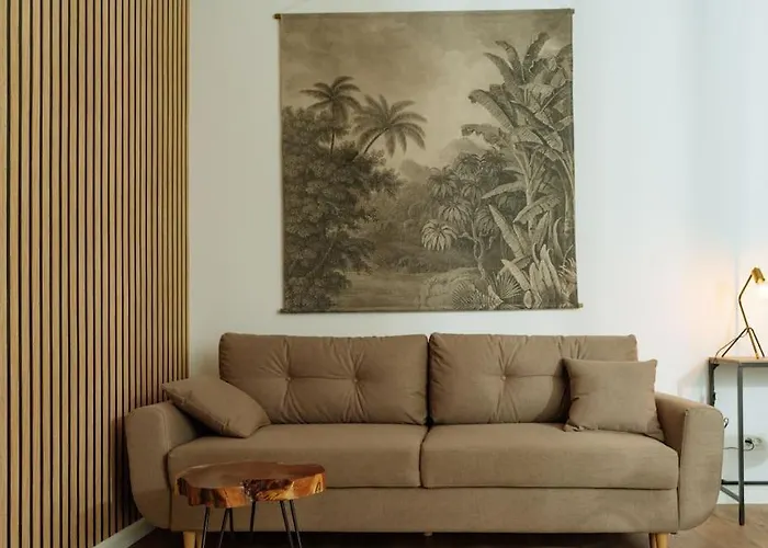 12 - New Building & Parking 부쿠레슈티