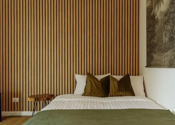 12 - New Building & Parking 부쿠레슈티