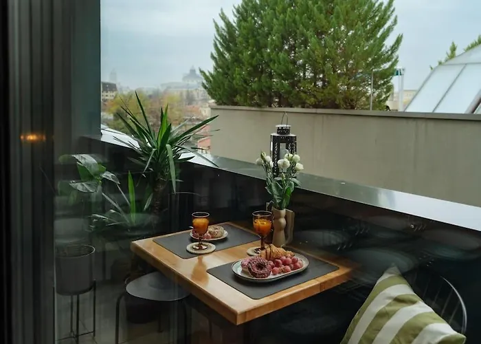 12 - New Building & Parking Bukarest