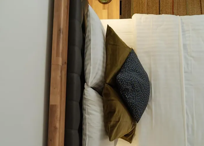 12 - New Building & Parking 부쿠레슈티