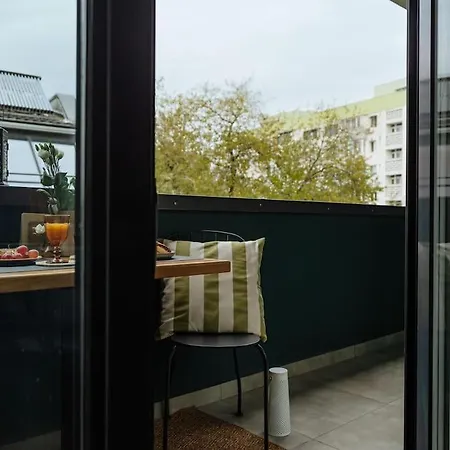 12 - New Building & Parking Apartment Bukarest