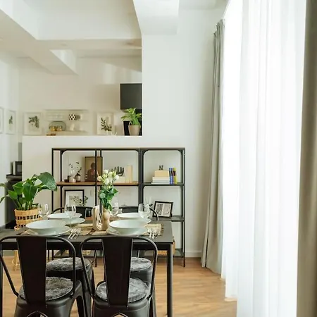 Apartment 12 - New Building & Parking